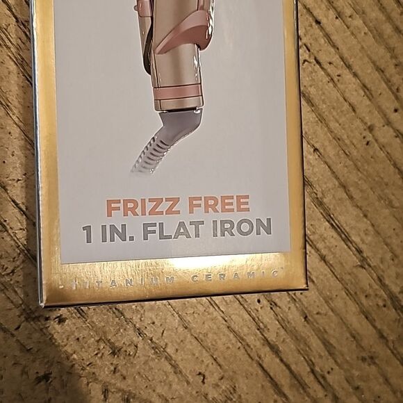 Infinit Pro 1in. Flat iron titanium ceramic - Picture 2 of 8
